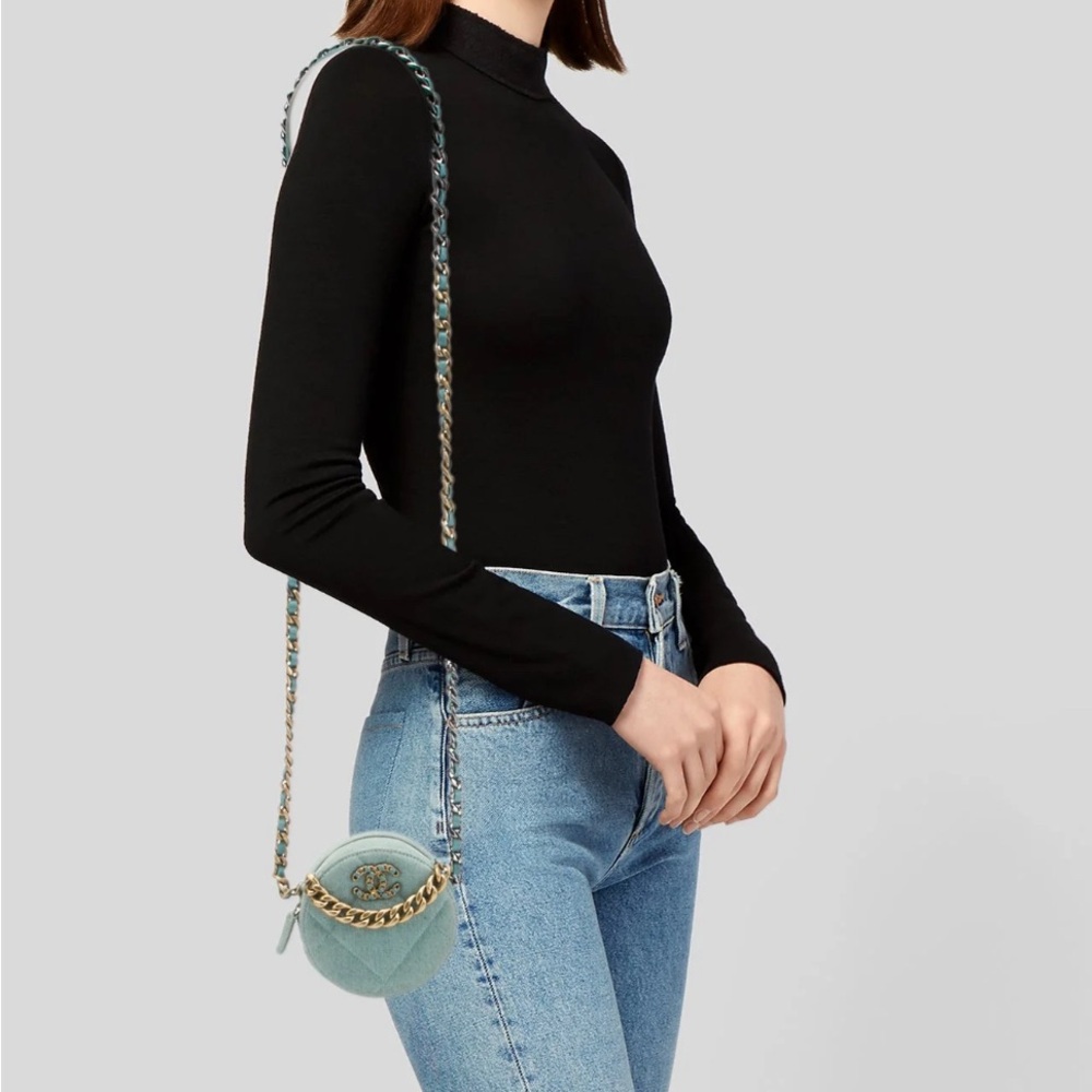 Chanel 19 denim round bag cross body - Picture 12 of 12
